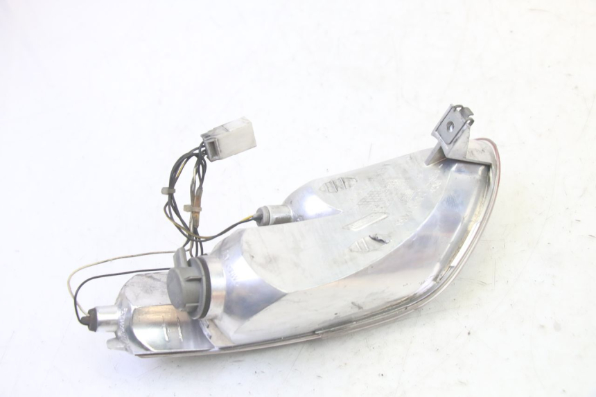 photo de LUZ TRASERA IZQUIERDA PIAGGIO MP3 RL 250 (2007 - 2010)