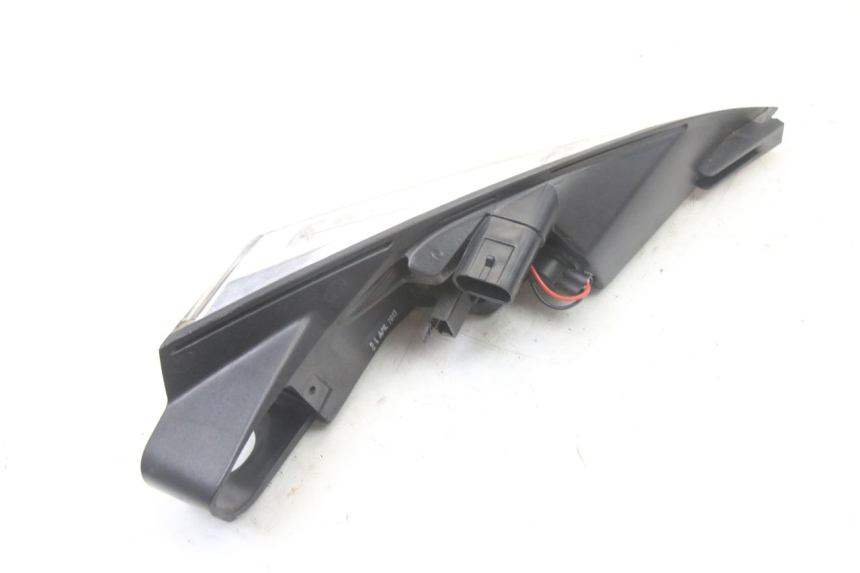 photo de LUZ TRASERA IZQUIERDA PEUGEOT SATELIS 125 (2013 - 2018)