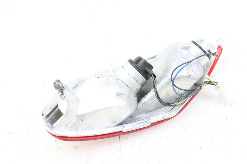 photo de FARO TRASERO IZQUIERDO PIAGGIO MP3 LT 400 (2007 - 2012)