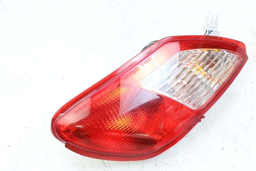 photo de FARO TRASERO IZQUIERDO PIAGGIO MP3 LT 400 (2007 - 2012)