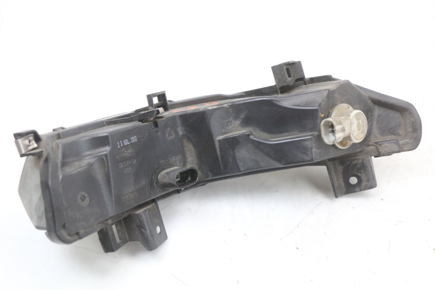 photo de FARO TRASERO IZQUIERDO PIAGGIO X10 125 (2012 - 2017)