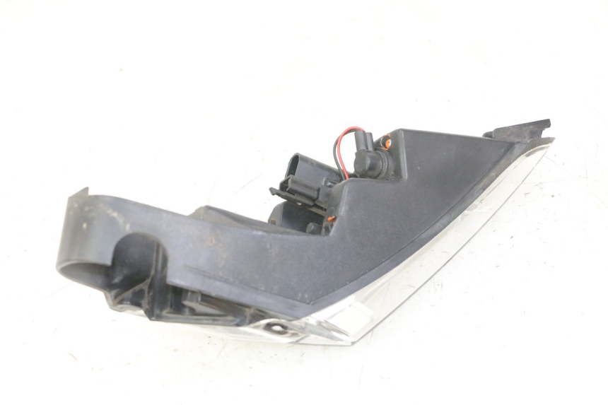 photo de LUZ TRASERA IZQUIERDA PEUGEOT SATELIS 125 (2013 - 2018)