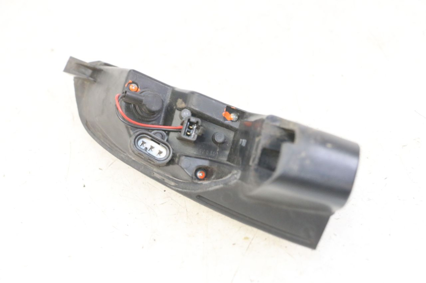 photo de LUZ TRASERA IZQUIERDA PEUGEOT SATELIS 125 (2013 - 2018)