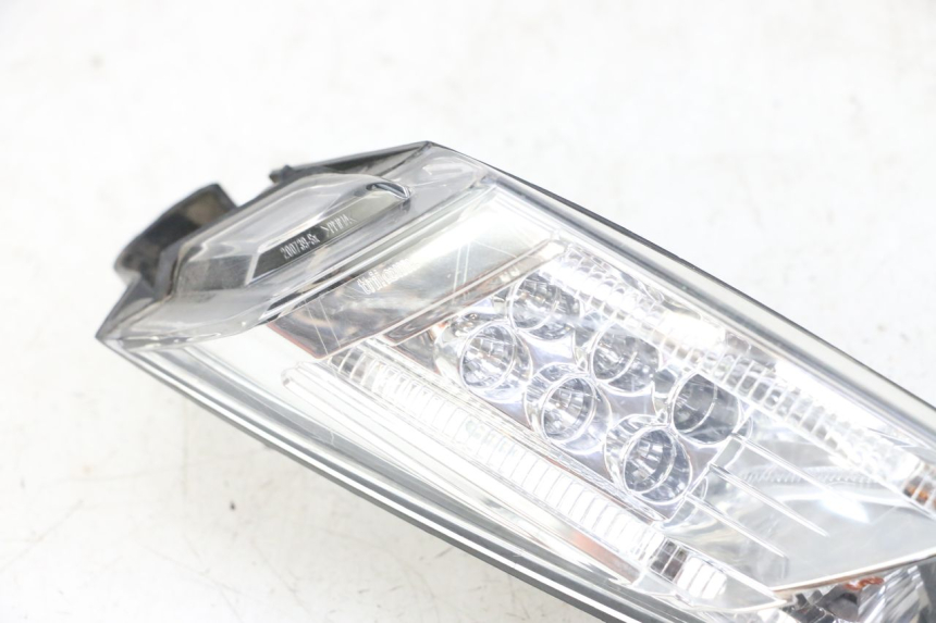 photo de LUZ TRASERA IZQUIERDA PEUGEOT SATELIS 125 (2013 - 2018)