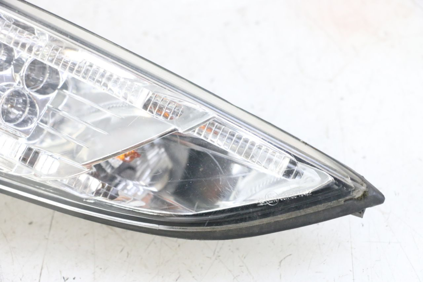photo de LUZ TRASERA IZQUIERDA PEUGEOT SATELIS 125 (2013 - 2018)