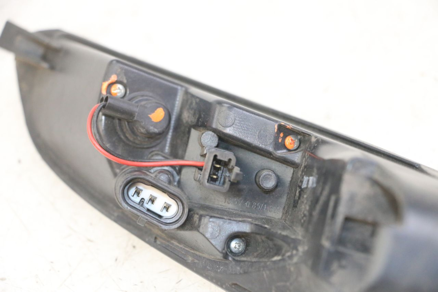 photo de LUZ TRASERA IZQUIERDA PEUGEOT SATELIS 125 (2013 - 2018)