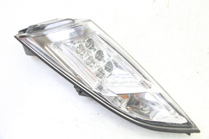 photo de LUZ TRASERA IZQUIERDA PEUGEOT SATELIS 125 (2013 - 2018)