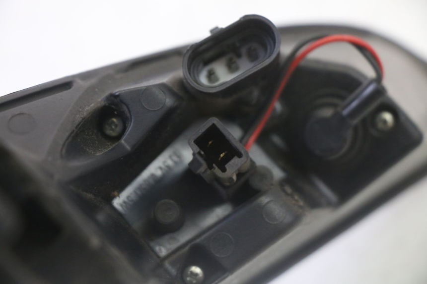 photo de LUZ TRASERA IZQUIERDA PEUGEOT SATELIS 125 (2013 - 2018)