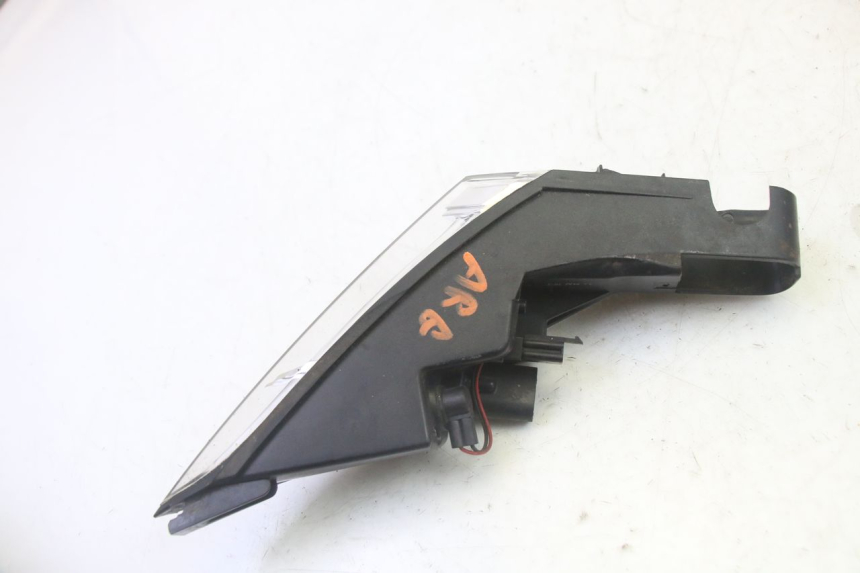 photo de LUZ TRASERA IZQUIERDA PEUGEOT SATELIS 125 (2013 - 2018)