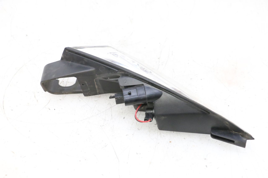 photo de LUZ TRASERA IZQUIERDA PEUGEOT SATELIS 125 (2013 - 2018) - Estado de la superficie y material