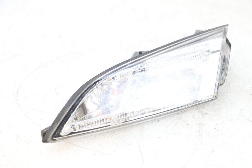 photo de LUZ TRASERA IZQUIERDA PEUGEOT SATELIS 125 (2013 - 2018) - Recambio usado revisado