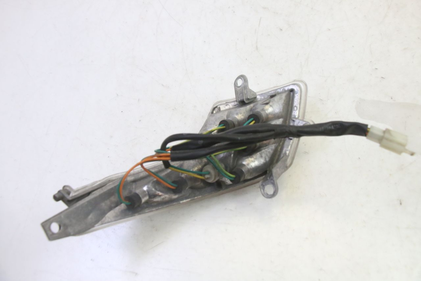 photo de LUZ TRASERA IZQUIERDA PEUGEOT VIVACITY NEW 4T 50 (2008 - 2017)