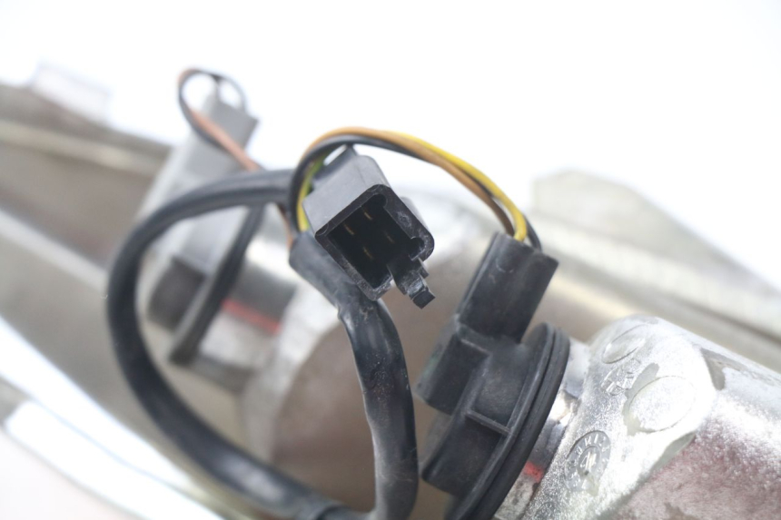 photo de FARO TRASERO IZQUIERDO YAMAHA X-MAX XMAX 125 (2010 - 2014)