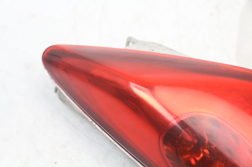 photo de FARO TRASERO IZQUIERDO YAMAHA XMAX X-MAX 125 (2006 - 2009)