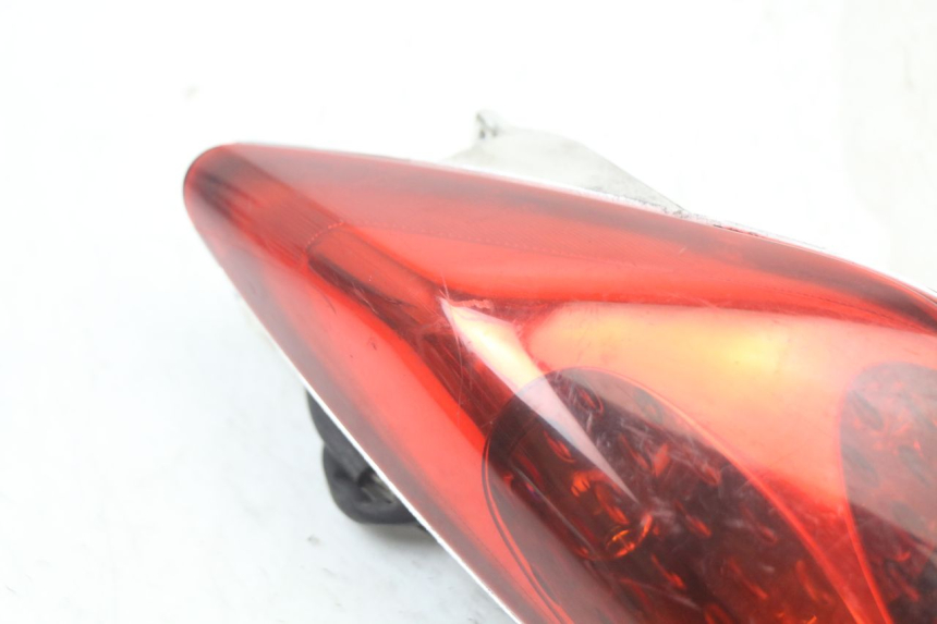 photo de FARO TRASERO IZQUIERDO YAMAHA XMAX X-MAX 125 (2006 - 2009)