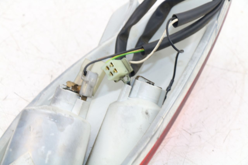 photo de FARO TRASERO IZQUIERDO YAMAHA XMAX X-MAX 125 (2006 - 2009)