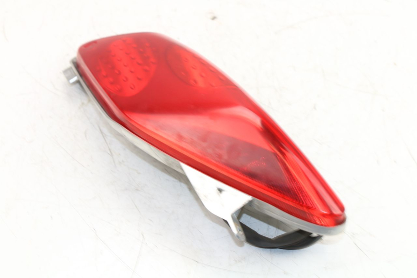photo de FARO TRASERO IZQUIERDO YAMAHA XMAX X-MAX 125 (2006 - 2009)