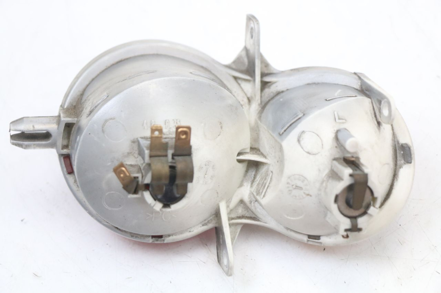 photo de LUZ TRASERA IZQUIERDA YAMAHA YP MAJESTY 125 (2002 - 2006)