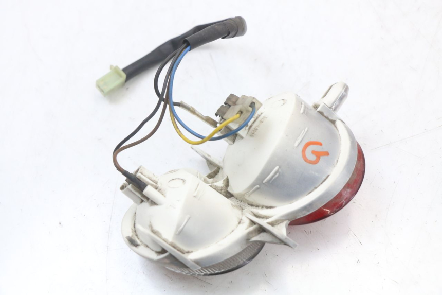 photo de LUZ TRASERA IZQUIERDA YAMAHA YP MAJESTY 125 (2002 - 2006)