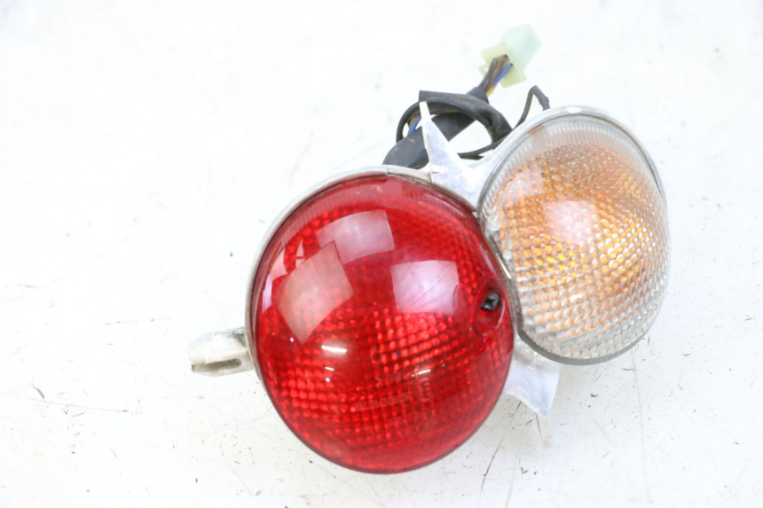 photo de LUZ TRASERA IZQUIERDA YAMAHA YP MAJESTY 125 (2002 - 2006)