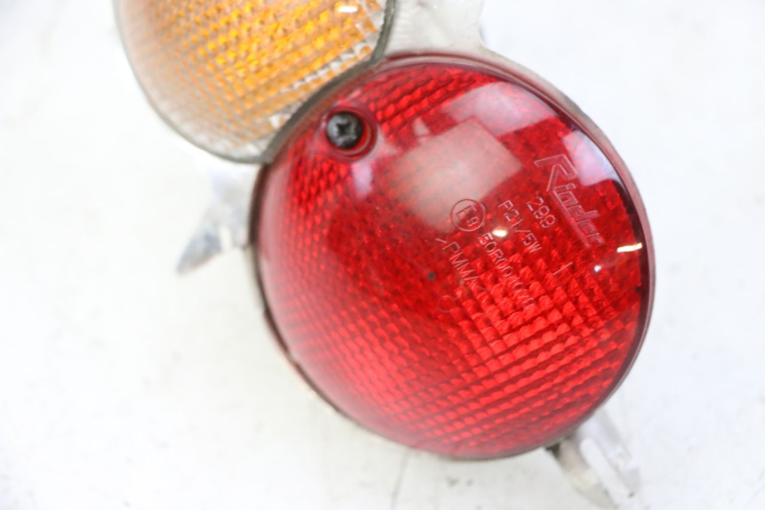 photo de LUZ TRASERA IZQUIERDA YAMAHA YP MAJESTY 125 (2002 - 2006)