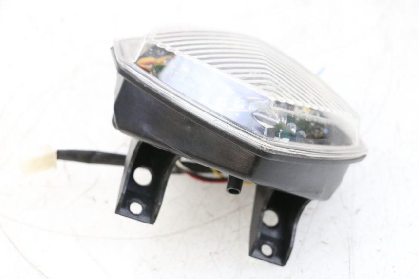 photo de LUZ TRASERA SUZUKI GSXR GSX-R 1000 (2003 - 2004) - Detalles de los puntos de fijación