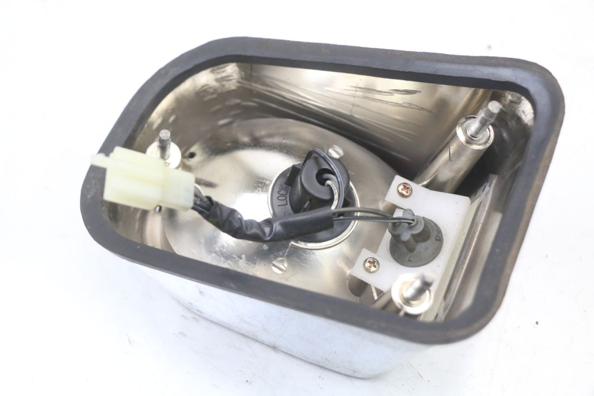 photo de LUZ TRASERA HYOSUNG GV AQUILA 125 (2000 - 2004)