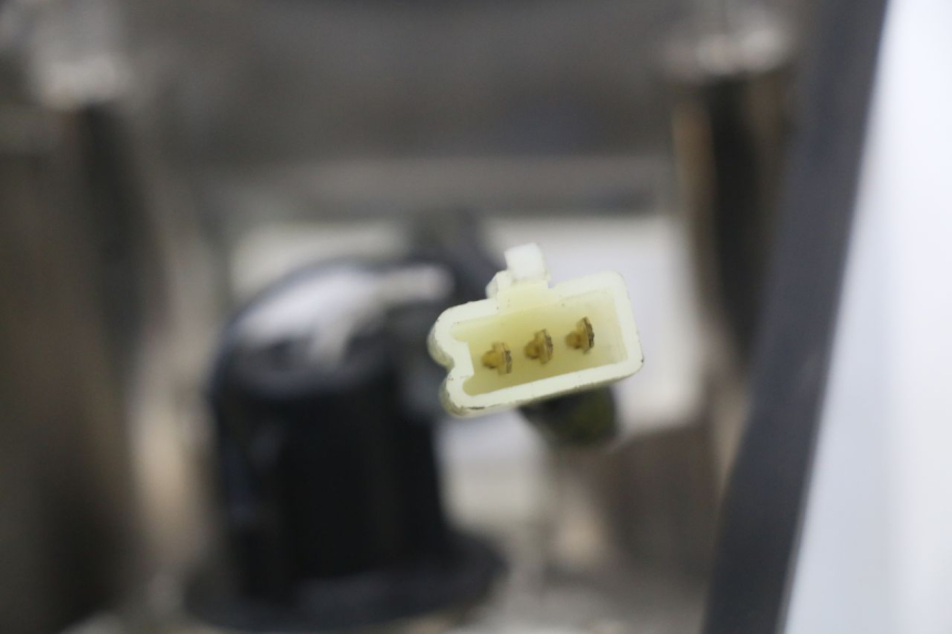 photo de LUZ TRASERA HYOSUNG GV AQUILA 125 (2000 - 2004)