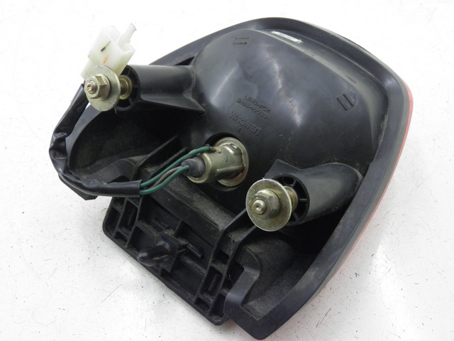 photo de LUZ TRASERA HONDA CG 125 (2005 - 2007) - Detalles de los puntos de fijación