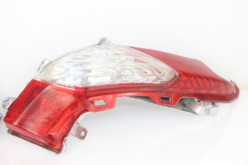 photo de LUZ TRASERA HONDA FES S-WING SWING ABS 125 (2007 - 2015)