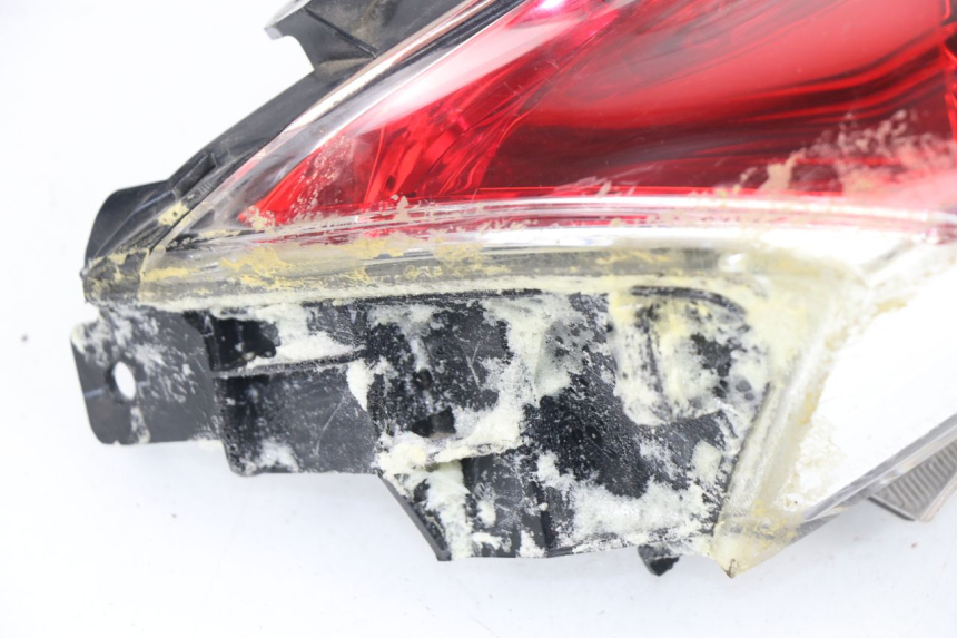 photo de LUZ TRASERA HONDA PCX (JF28) 125 (2009 - 2011)