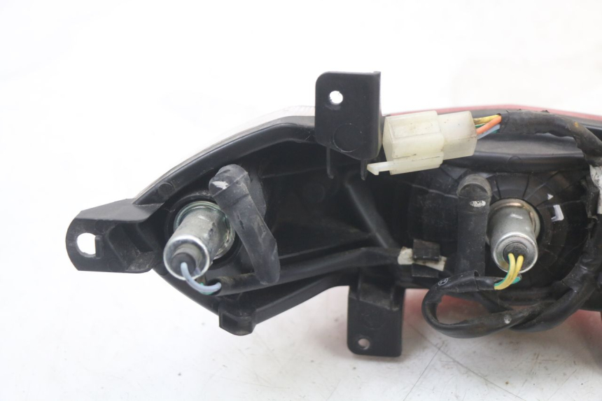 photo de FARO TRASERO PEUGEOT KISBEE 2T 50 (2010 - 2017)