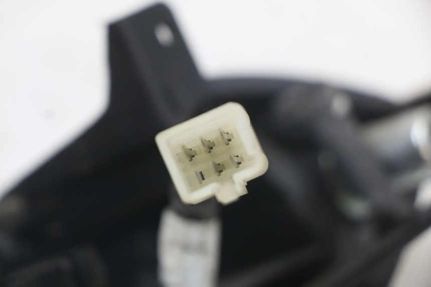 photo de FARO TRASERO PEUGEOT KISBEE 2T 50 (2010 - 2017)