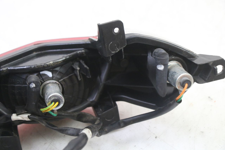 photo de LUZ TRASERA PEUGEOT KISBEE 2T 50 (2018 - 2022)