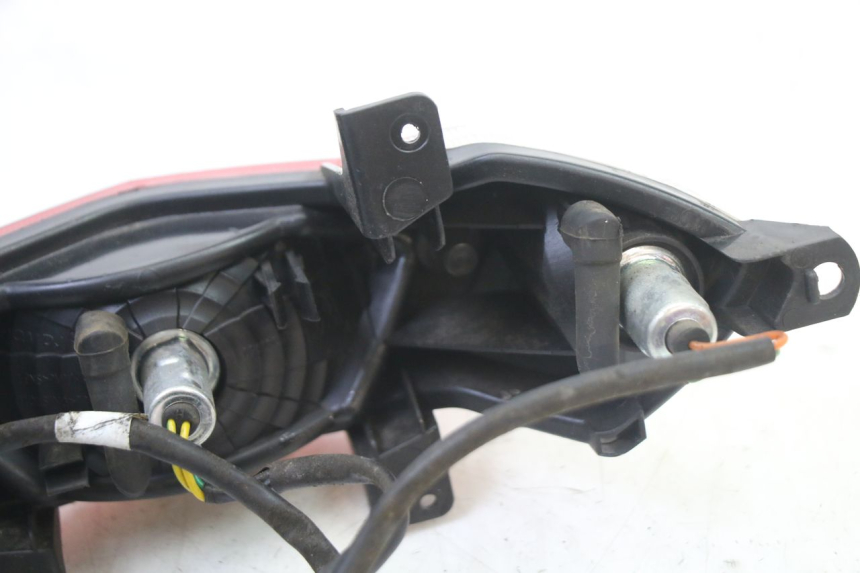photo de FARO TRASERO PEUGEOT KISBEE 2T 50 (2010 - 2017)