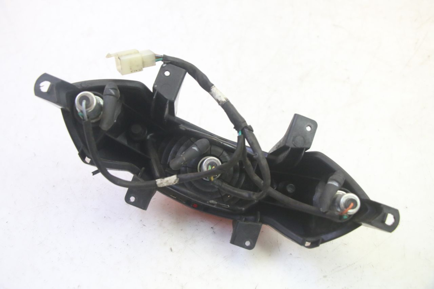 photo de LUZ TRASERA PEUGEOT KISBEE 4T 50 (2010 - 2017) - Detalles de los puntos de fijación