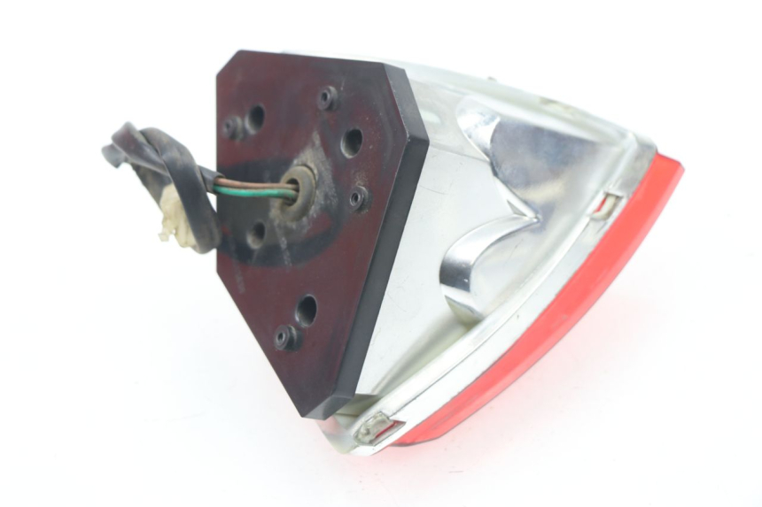 photo de LUZ TRASERA EUROCKA MATADOR 4T 50 (2010 - 2016) - Detalles de los puntos de fijación