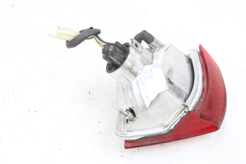 photo de LUZ TRASERA PIAGGIO NEW TYPHOON 50 (2018 - 2021) - Primer plano técnico