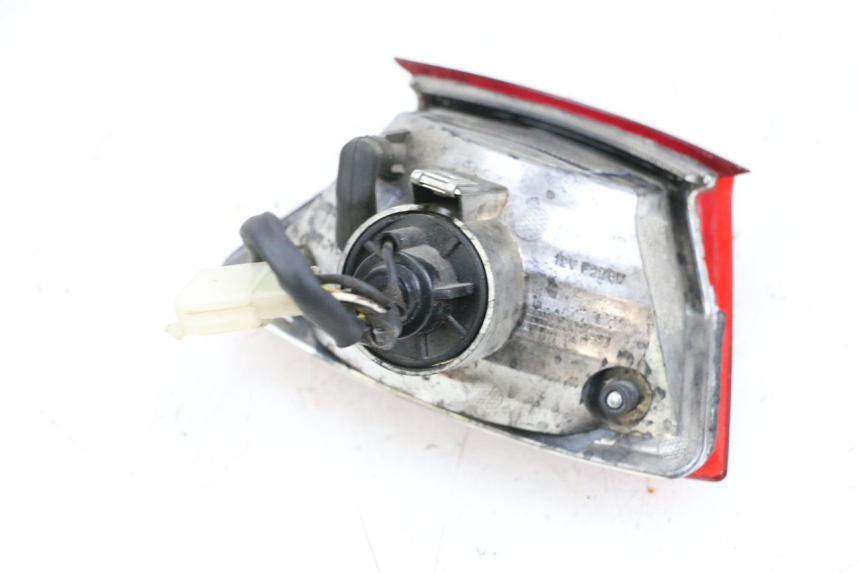 photo de LUZ TRASERA PIAGGIO NEW TYPHOON 50 (2018 - 2021) - Primer plano técnico