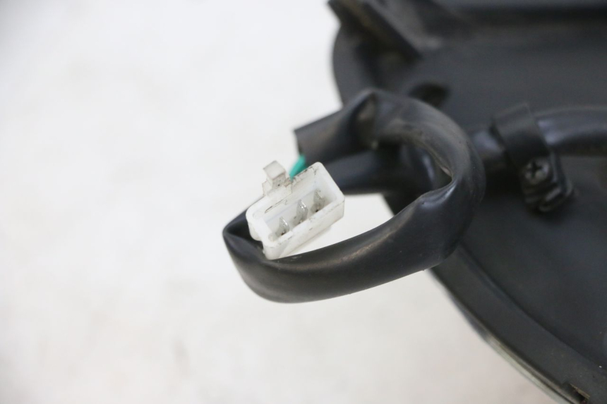 photo de LUZ TRASERA EFUN PUSA 1 - Detalles de los puntos de fijación