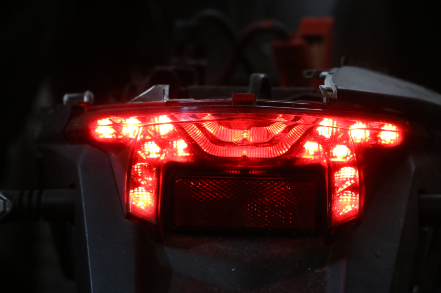 photo de LUZ TRASERA MAG POWER R-STREET 50 (2016 - 2025)
