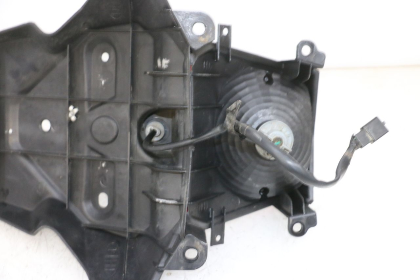 photo de LUZ TRASERA DAELIM S1 125 (2007 - 2016) - Enfoque en la estructura