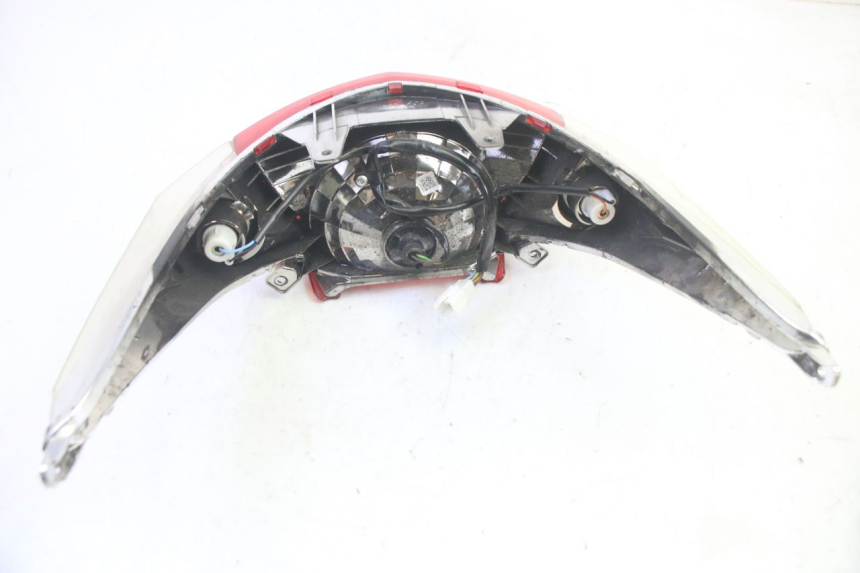 photo de LUZ TRASERA JM MOTORS SANTANA EVO 50 (2024 - 2026) - Detalles de los puntos de fijación