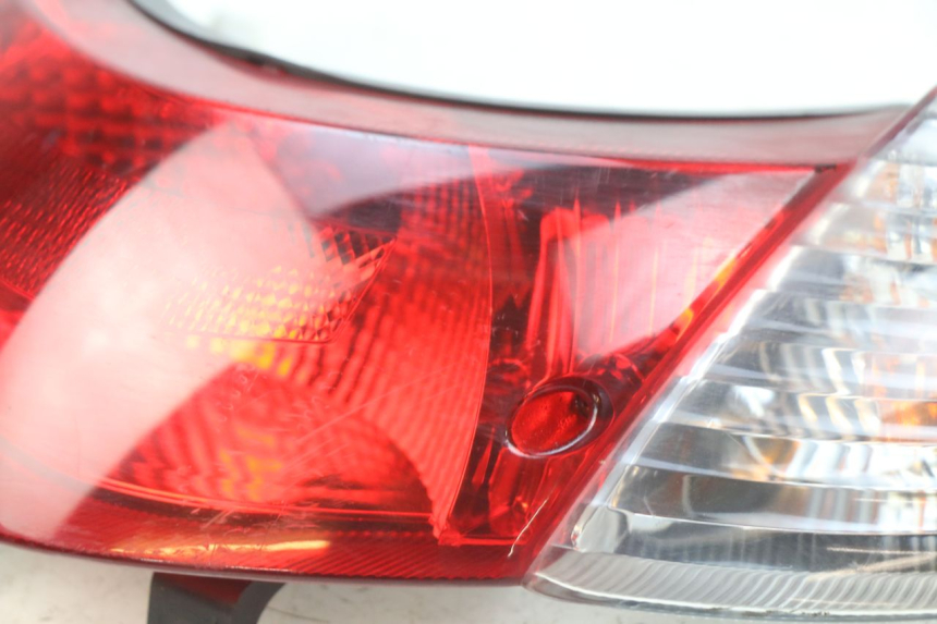 photo de LUZ TRASERA SUZUKI SIXTEEN 125 (2008 - 2010)