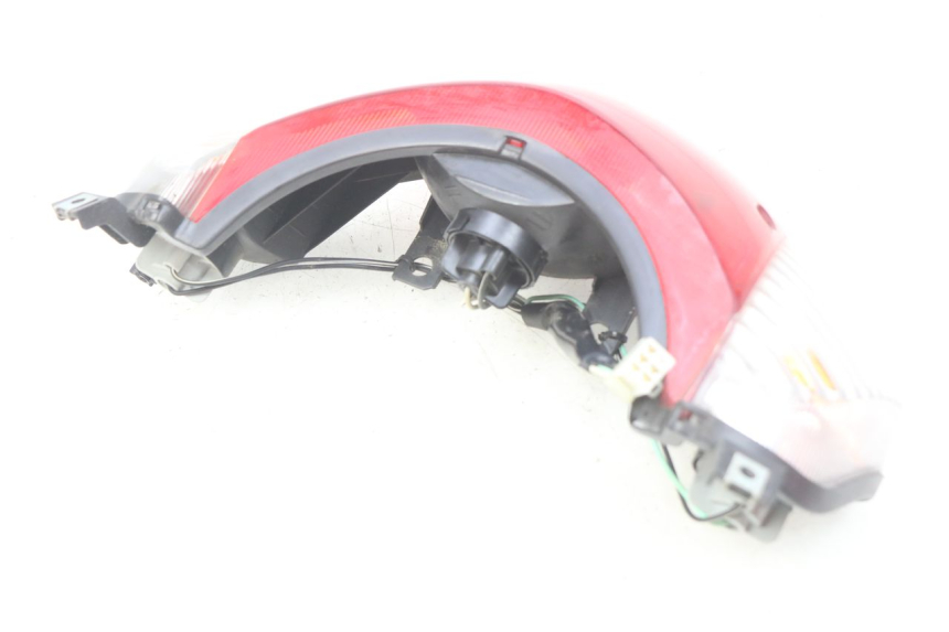 photo de LUZ TRASERA SUZUKI SIXTEEN 125 (2008 - 2010)