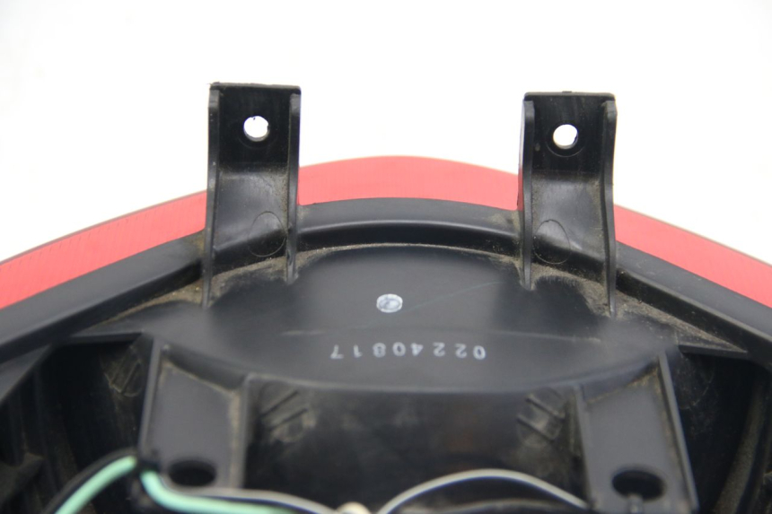 photo de LUZ TRASERA SUZUKI SIXTEEN 125 (2008 - 2010)