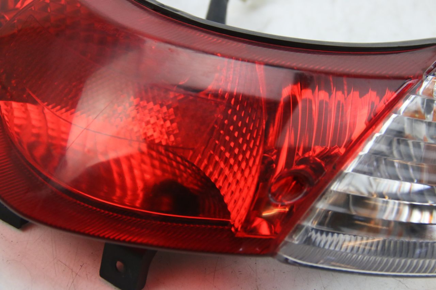 photo de LUZ TRASERA SUZUKI SIXTEEN 125 (2008 - 2010)