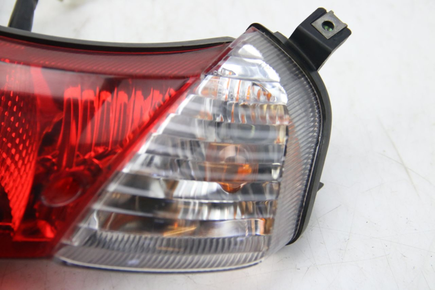 photo de LUZ TRASERA SUZUKI SIXTEEN 125 (2008 - 2010)