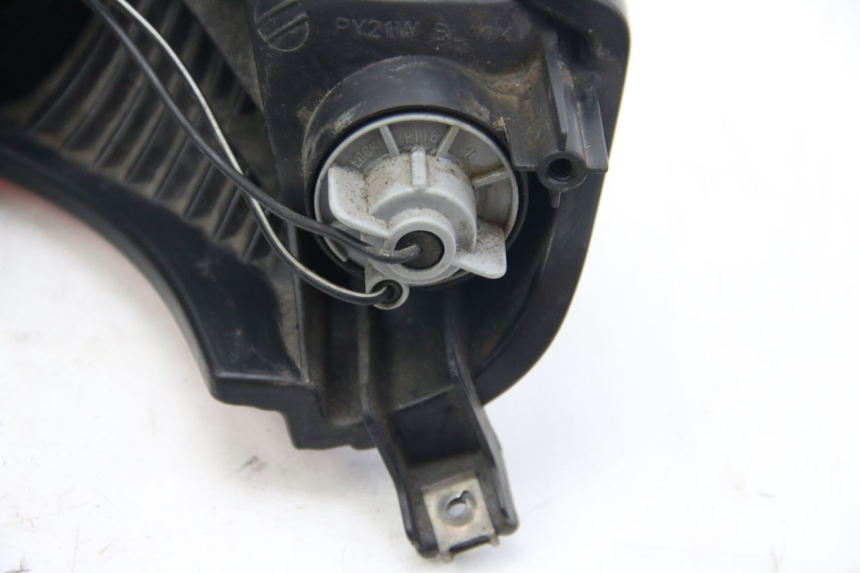 photo de LUZ TRASERA SUZUKI SIXTEEN 125 (2008 - 2010)