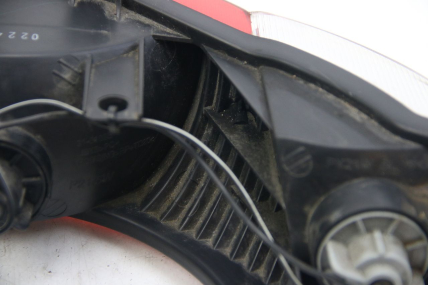 photo de LUZ TRASERA SUZUKI SIXTEEN 125 (2008 - 2010)